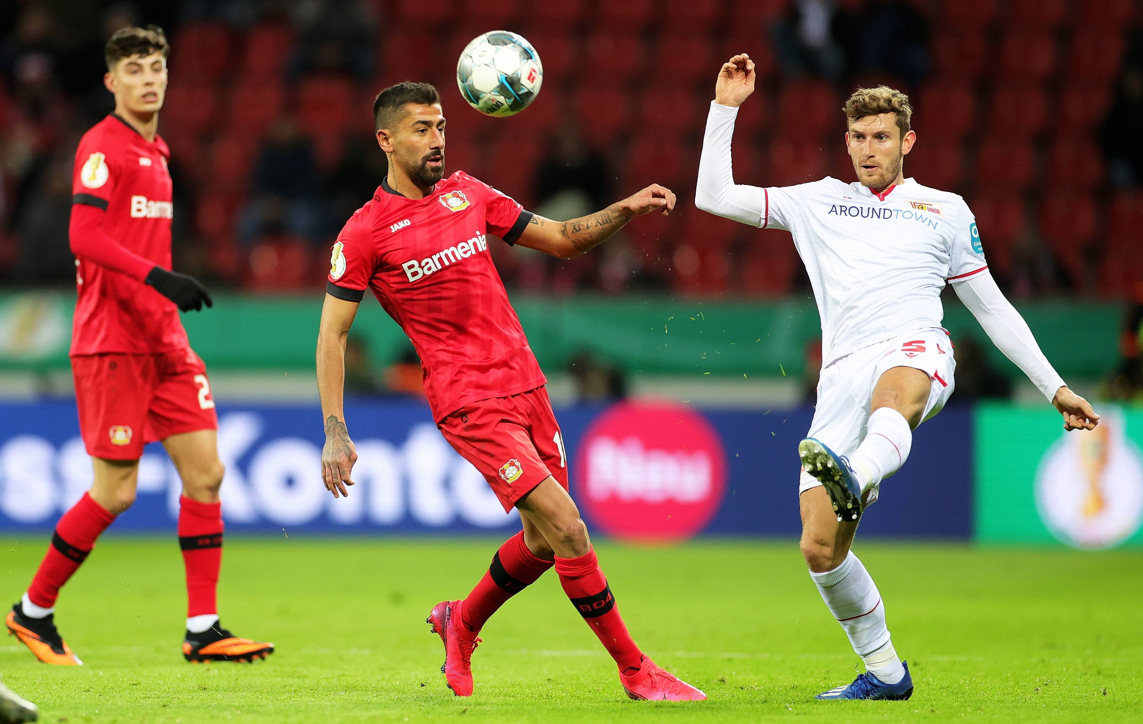 包含塞维利亚发布备战花絮；国际比赛日刷新队史纪录；荷甲任务艰巨；纪律约束更严格的词条