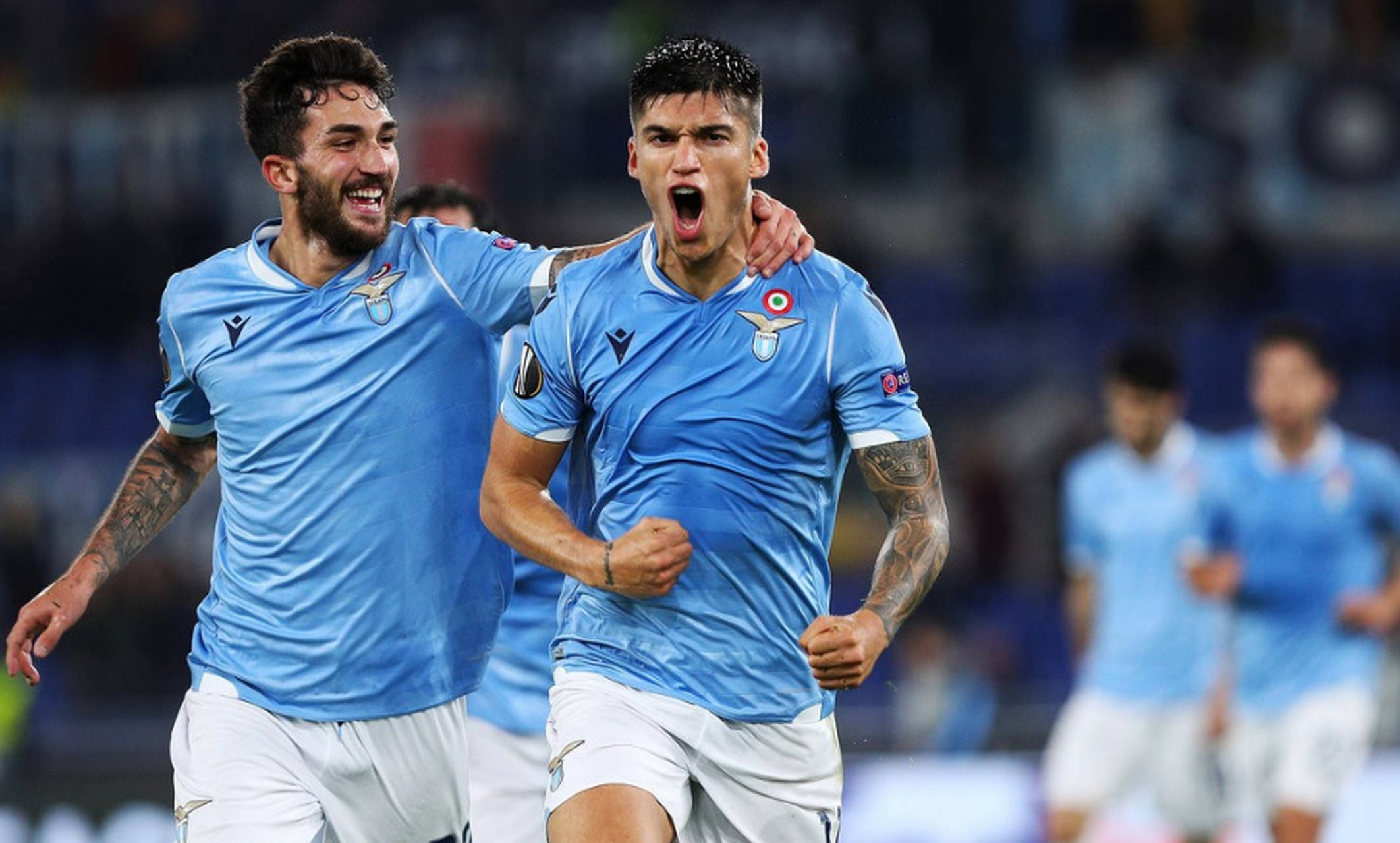 包含冲刺阶段荷甲传出新动向；罗马防线松动；管理层表态：信心回归；轮换策略成焦点的词条